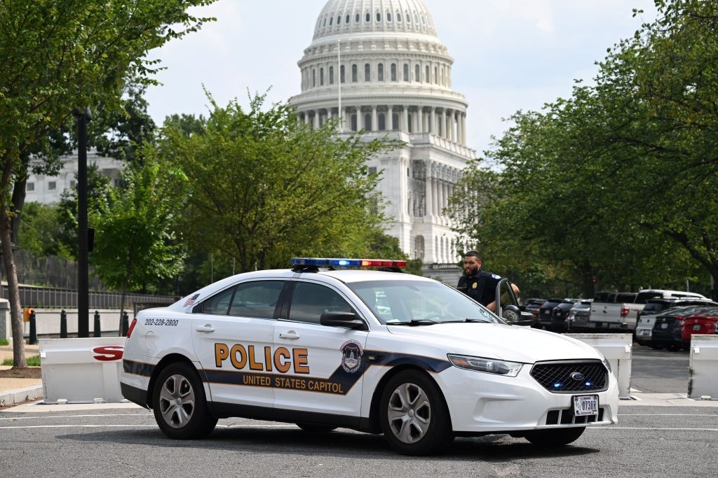 إخلاء مبنى مجلس الشيوخ الأميركيّ وسط تقارير عن إطلاق نار… شرطة الكونغرس: وجود تهديد أمني داخله
