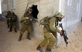 سلطات جيش الدفاع بالتعاون مع الشاباك تواصل التحقيق في أحداث قرية برقة التي قتل فيها شاب فلسطيني
