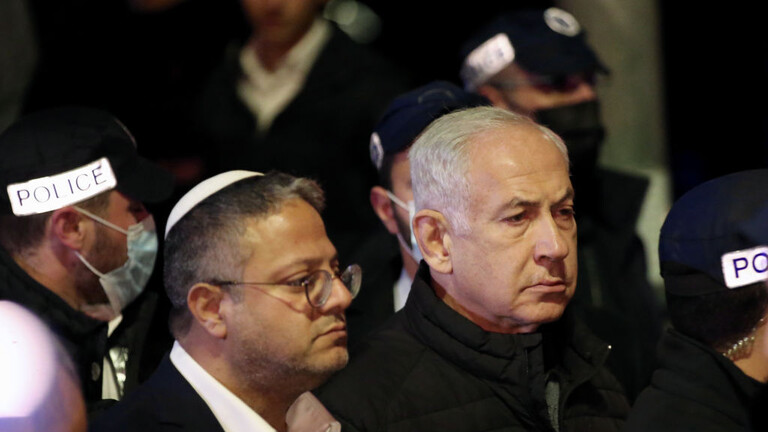 "معاريف": "نتنياهو أصبح خادم سيده"وهناك زعيم جديد لإسرائيل