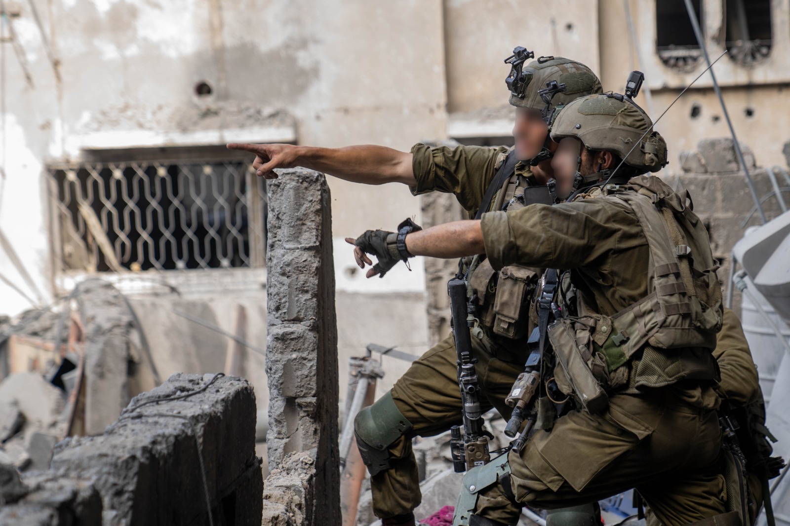 جيش الدفاع يوسع المنطقة الإنسانية في المواصي ويدعو  السكان المدنيين الفلسطينيين للإجلاء مؤقتاً